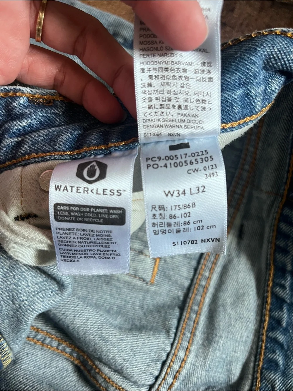 Levi’s 517 men’s bootcut Style # 005170225 jeans medium wash 34x32‎
